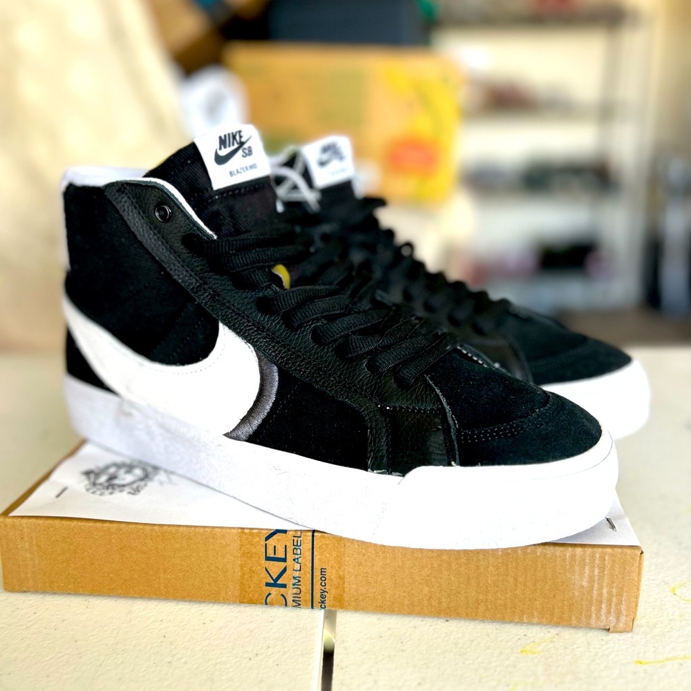 Size 13 - Nike Zoom Blazer Mid Premium Plus SB Black 2022